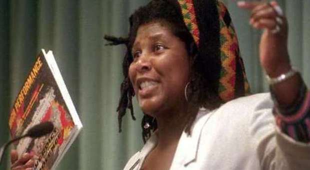 Morta Wanda Coleman, poetessa contro il razzismo: scriveva opere di denuncia