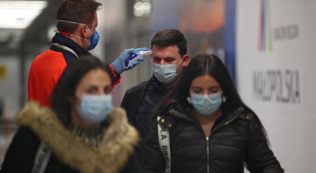 Coronavirus, 11 paesi "vietati" a chi arriva dall'Italia: ecco l'elenco