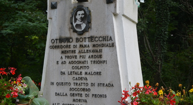 Il monumento a Ottavio Bottecchia a Peonis di Trasaghis
