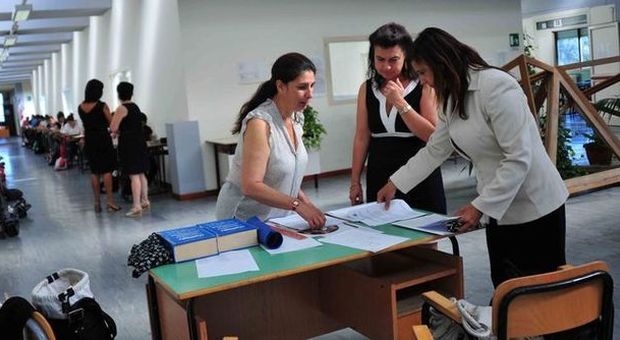 Scuola, Renzi firma il decreto: 500 euro per formazione docenti