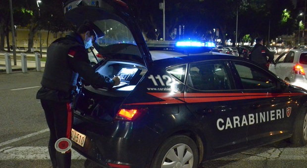 Stroncone, i carabinieri controllano la casa di un cacciatore e trovano la droga, 10mila euro e munizioni: arrestato 43enne