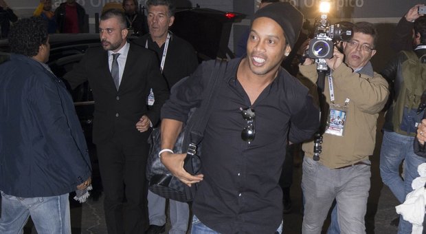 Ronaldinho in miseria: in banca ha meno di 6 euro