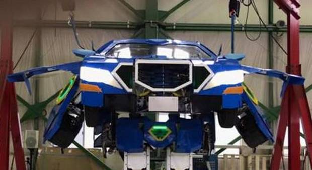 Ecco il robot transformer che diventa un'auto sportiva in un minuto Video
