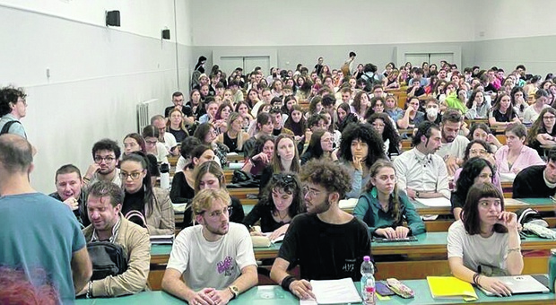 Università in crisi: Giurisprudenza non attrae più, calo degli iscritti e più fuori corso