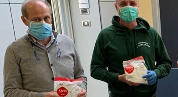 I Pagliacci e Interamna Nahars consegnano le prime 300 mascherine all’Ospedale di Terni