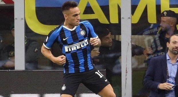 Dopo l'esclusione contro il Verona, Lautaro Martinez dovrebbe tornare a far coppia dal 1' con Lukaku nell'Inter che affronterà il Torino lunedì