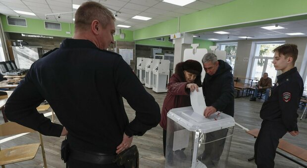 Elezioni Russia, messaggi anonimi agli elettori: «Vota senza provocare». Scatta la protesta “Mezzogiorno contro Putin”