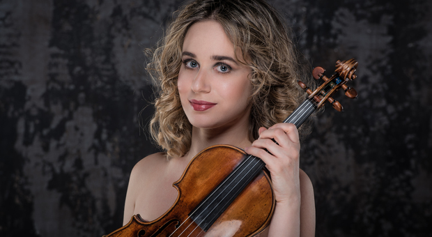 La violinista Anna Tifu