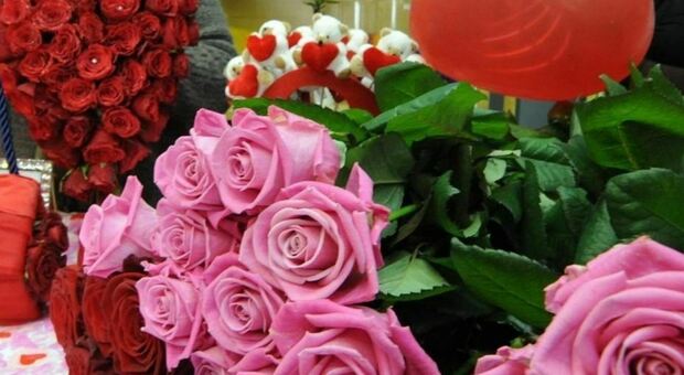 SHOWCASE - Festa della mamma, Coldiretti: 59% sceglie fiori e piante, 19% non farà regali a causa della crisi