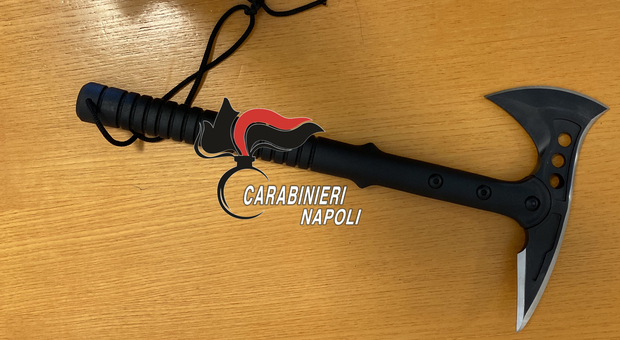 Controlli anti-Covid a Napoli, sequestrata un'ascia Quartieri Spagnoli