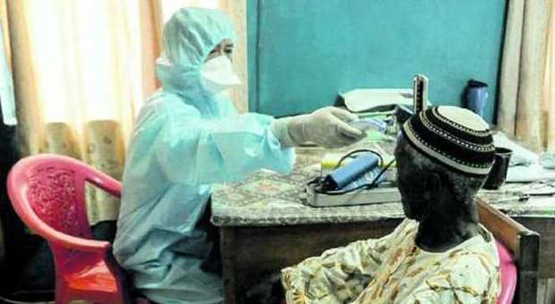 Ebola, allarme Oms: «Strage di medici eroi. Già più di 120 morti»