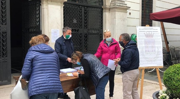 La raccolta firme a Tagliacozzo Chiusi reparti e pronto soccorso, la rivolta dei sindaci della Marsica