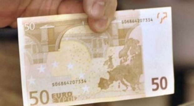 In tasca banconote false da 50 euro: denunciato