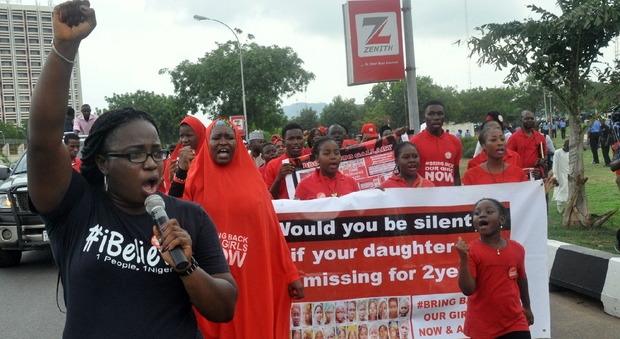 Una manifestazione per chiedere la liberazione delle studentesse rapite da Boko Haram