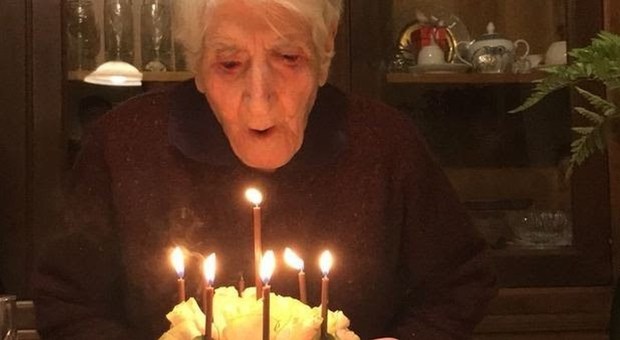 Nonna Rosa compie 108 anni: è festa grande in tutto il Cilento
