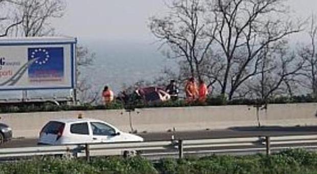 Senigallia, paura sull'autostrada cinque feriti in uno scontro