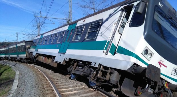 Deraglia il treno dei pendolari, paura sulla Roma-Viterbo: tratta interrotta a Sant'Oreste