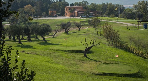A Chieti,giocava da solo sul campo di golf di Brecciarola, scoperto dai Carabinieri