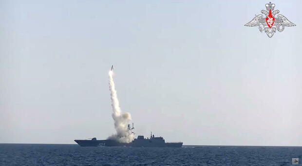 Putin: «I missili ipersonici Zircon ci proteggeranno, svilupperemo armi avanzate»