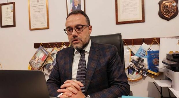 Castellammare, il sindaco al contrattacco: «Dialogo con Procura e Dda, ai clan chiediamo i danni»