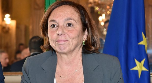 Il ministro Lamorgese torna a Napoli: «Attenti ai boss dissociati per avere sconti di pena»