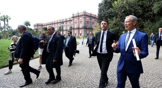 Napoli, De Magistris: «Vedo che Renzi è rimasto affascinato dalla nostra città»