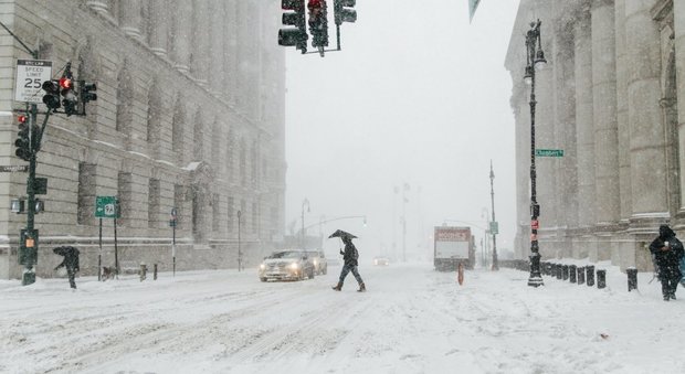 Gelo record a New York: ritardi e cancellazioni
