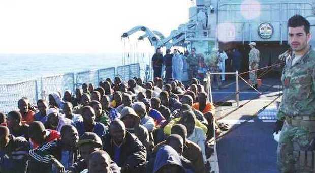 Migranti, tragedia nel Canale di Sicilia: 24 morti per percosse e per asfissia