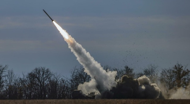 Guerra Ucraina, super missili Atacms Usa per Kiev: l'arma a lungo raggio in arrivo dopo la disfatta di Avdiivka