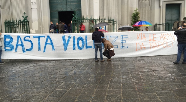 Ragazzi in piazza al Rione Sanità: «Basta violenze, chiediamo aiuti concreti»