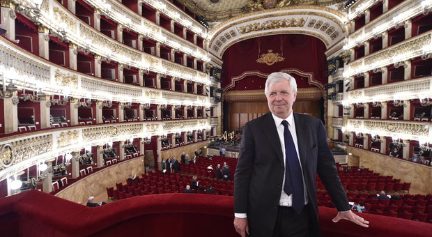 Napoli, Lissner s'insedia ufficialmente al San Carlo: «Riapartiremo con energia e determinazione»