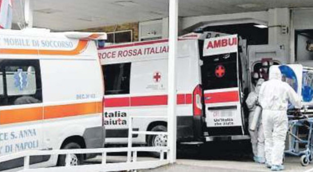 Covid a Napoli, le ambulanze private sono il nuovo business