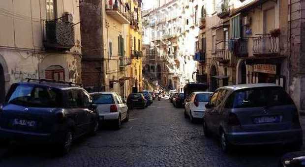 Napoli, la strada con il record di infrazioni? 87 volte contromano in 30 minuti