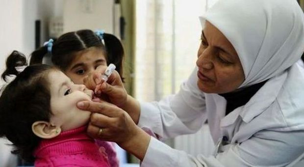 Pakistan, poliomielite fuori controllo: terroristi uccidono 4 operatori sanitari