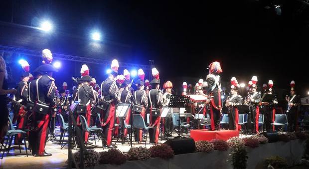 Sabaudia: grandissimo successo per il concerto della banda dell'Arma dei carabinieri