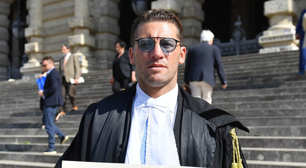 Dal calcio alla toga: Stendardo, ex difensore di Lazio, Juve e Atalanta, diventa avvocato
