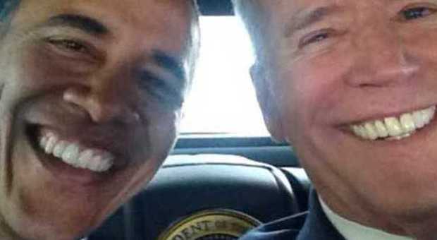 Da Obama a Gasparri, la moda del selfie contagia i politici