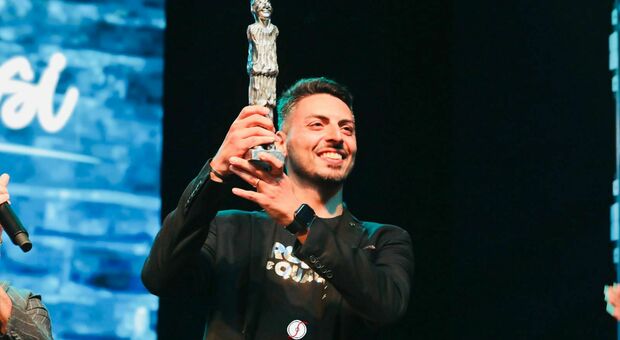 «Premio Troisi», Mariano Grillo trionfa come «Miglior attore comico»