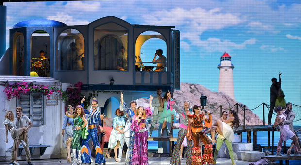Il Teatro Sistina riapre dopo 2 anni: arriva "Mamma Mia!", il musical dei record