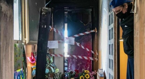 Fiamme in una casa Ater: 50enne muore soffocato