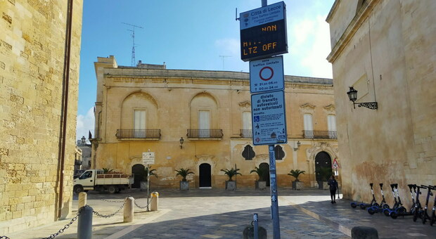 Lecce, centro storico off limits e pass ai residenti: permesso di 5 anni anche a chi ha il garage