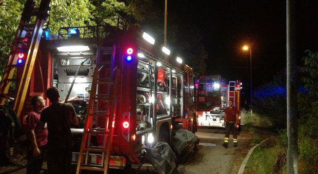 Udine, la casa va a fuoco: donna muore tra le fiamme