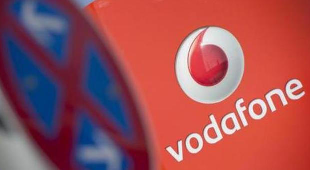 Vodafone e Netflix siglano l'accordo: ​internet Tv Italia dal prossimo autunno