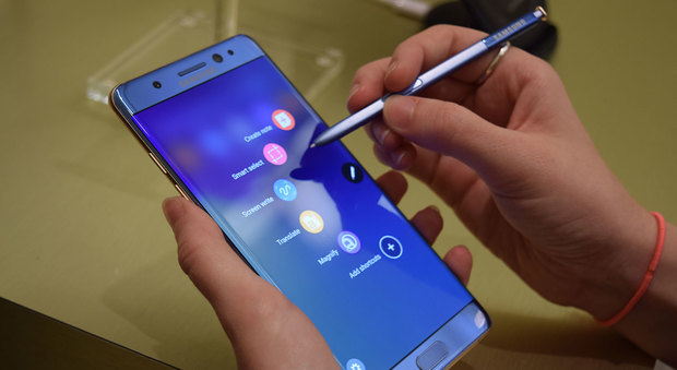 "Il Samsung Galaxy Note 7 può prendere fuoco". Richiamati 2,5 milioni di pezzi