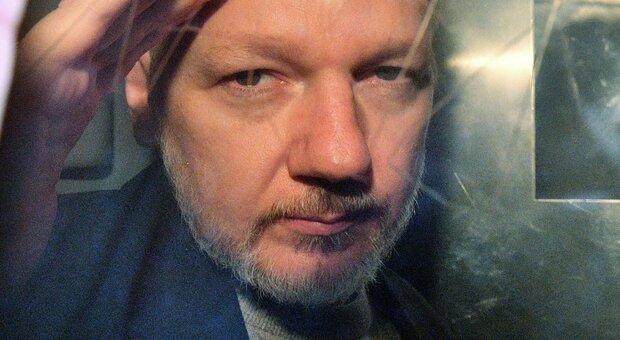 Assange non sarà estradato negli Stati Uniti, Londra concede l'appello al fondatore di WikiLeaks