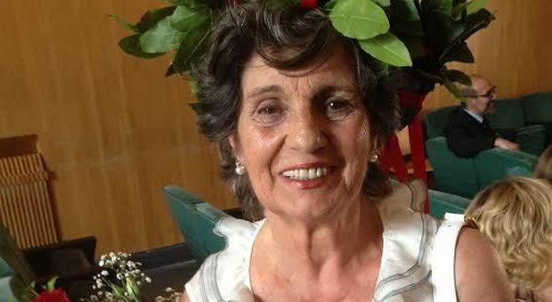 Napoli, si laurea a 88 anni con una tesi su Dante e Foscolo: è la più anziana d'Italia