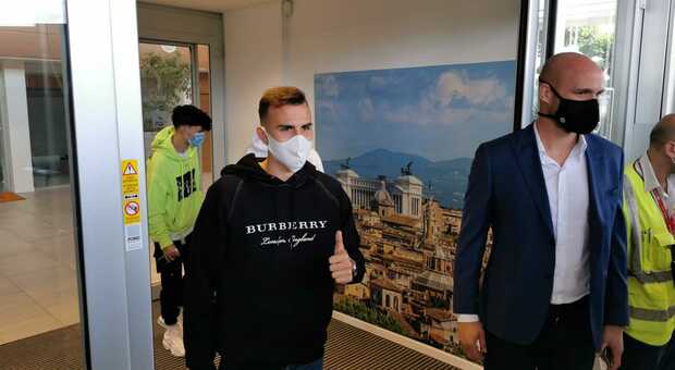 Roma, ecco Borja Mayoral: l'attaccante è sbarcato a Ciampino. Visite mediche e firma