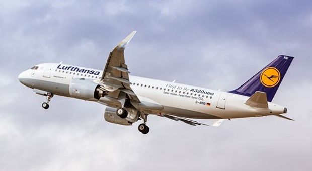 Lufthansa vola a Francoforte con accordo su salvataggio