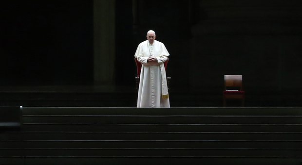 Papa Francesco, domenica a San Pietro le copie del libro che ricorda la Statio Orbis di due anni fa