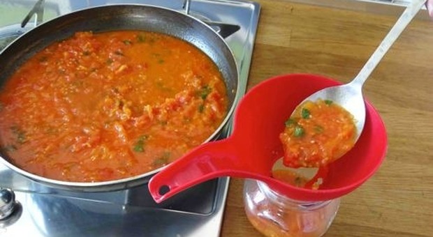 Pranzo pasquale da incubo in Veneto: 8 intossicati dalla salsa della badante ucraina